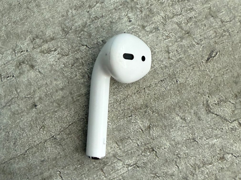 Apple Cuffie: Apple AirPods links – Usato da Oberentfelden venduto da mel_f97j