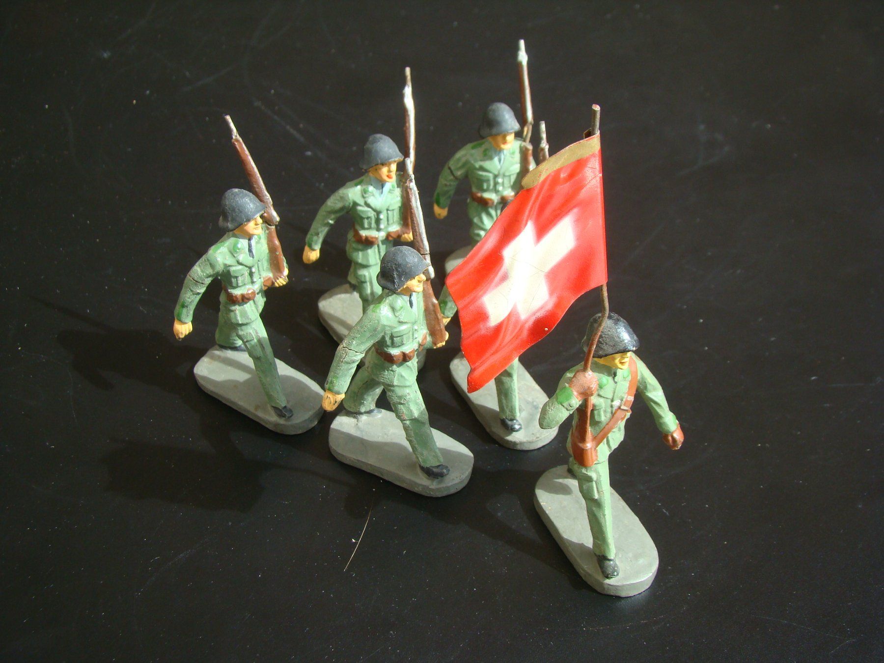 Statuette: 6 Figuren Elastolin & Lineol Schweizer Armee uralt – Usato da Walzenhausen venduto da Vanquish711 3