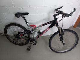 SPECIALIZED Mountainbike sehr gut! CH VERSAND IN BIKEKARTON!