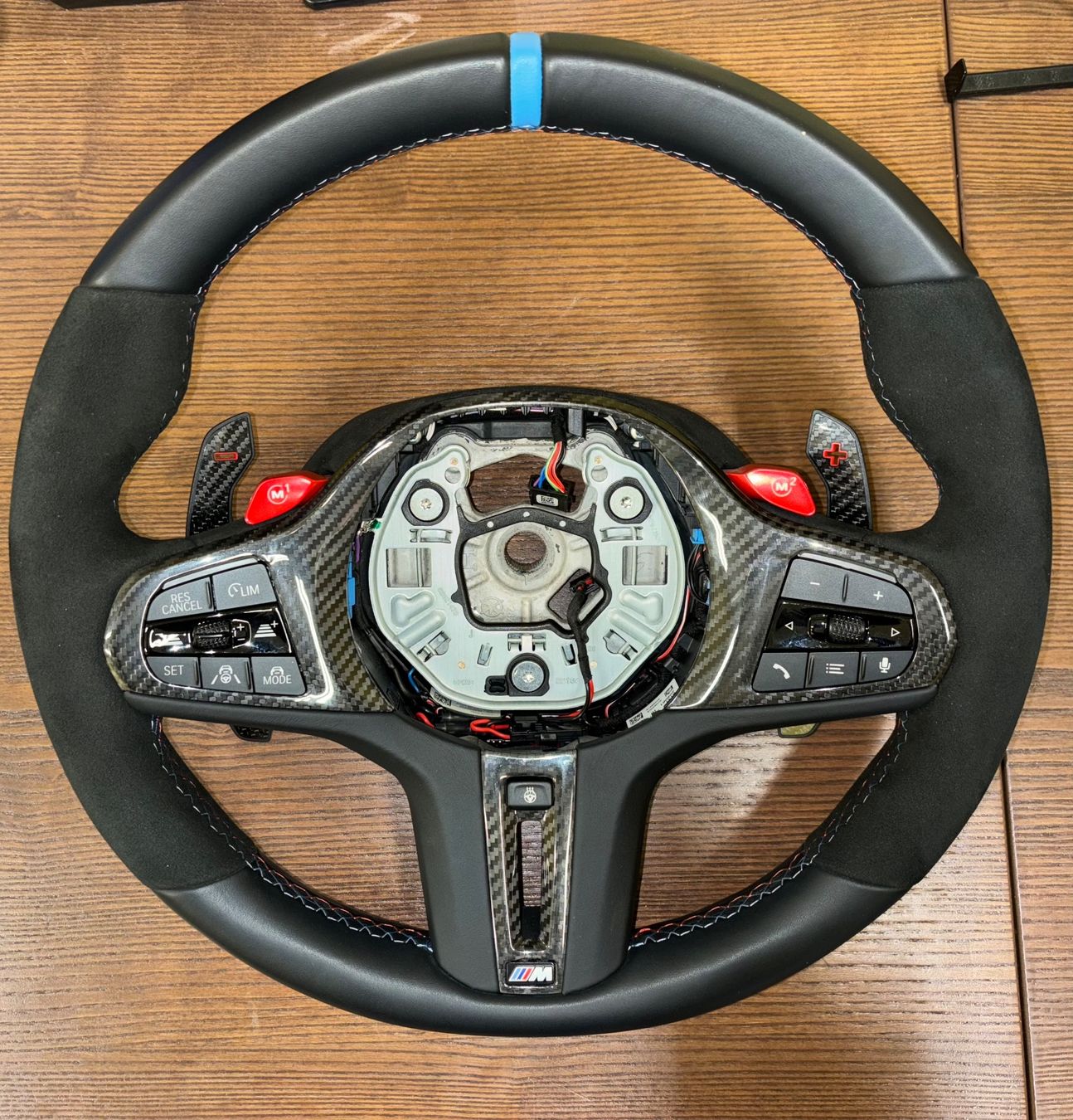 BMW Tutti pezzi di ricambio auto: BMW M-Lenkrad Performance Carbon/Alcantara – Usato da Münchwilen TG venduto da Rick980