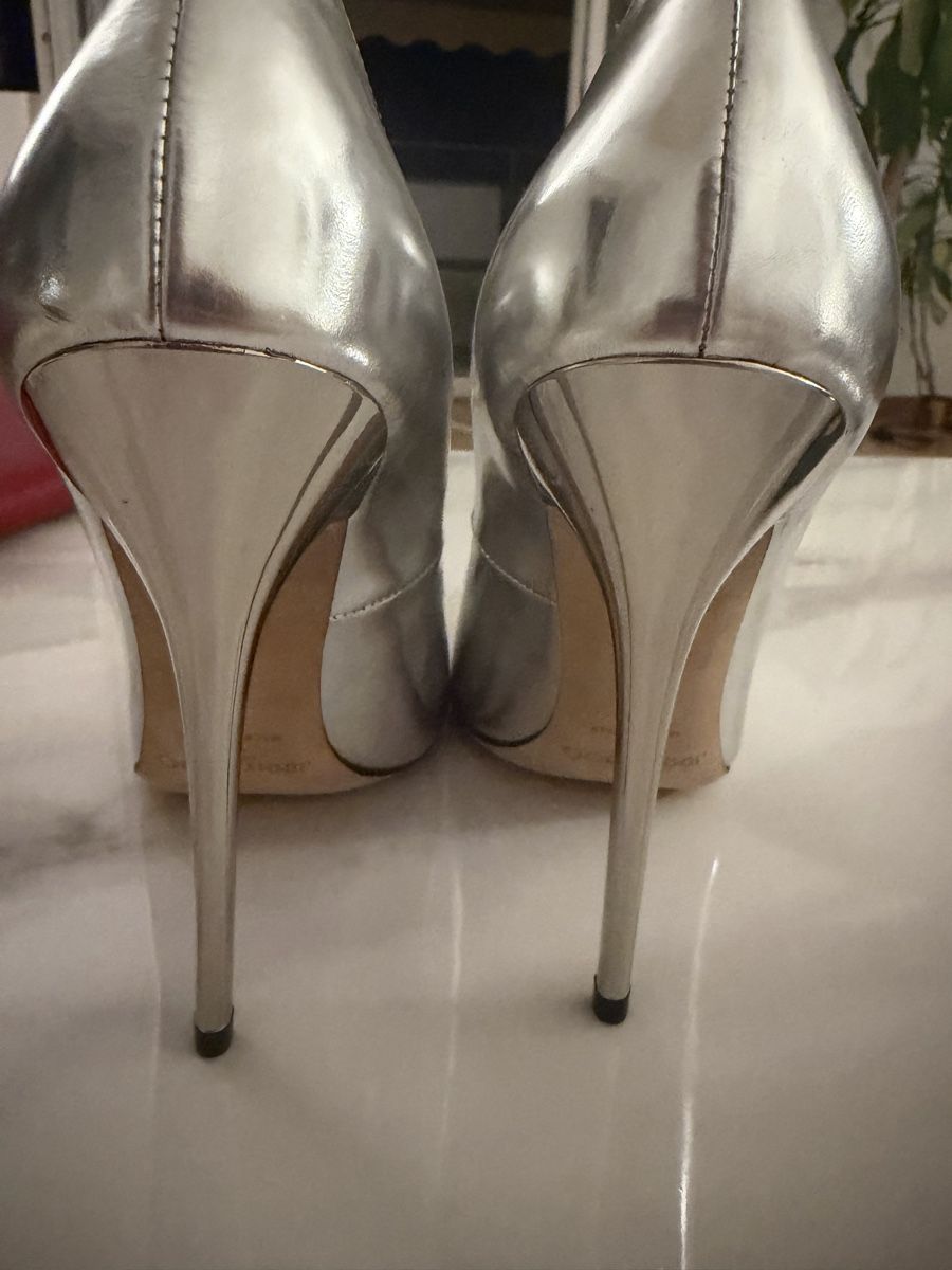 Jimmy Choo Chaussures femmes: Jimmy Choo Anouk silber Pump – D'occasion à Küsnacht ZH par Glamour2019 1