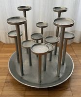 Kerzenständer Aluminumguss , 12er Standkerzen auf Tellerfuss