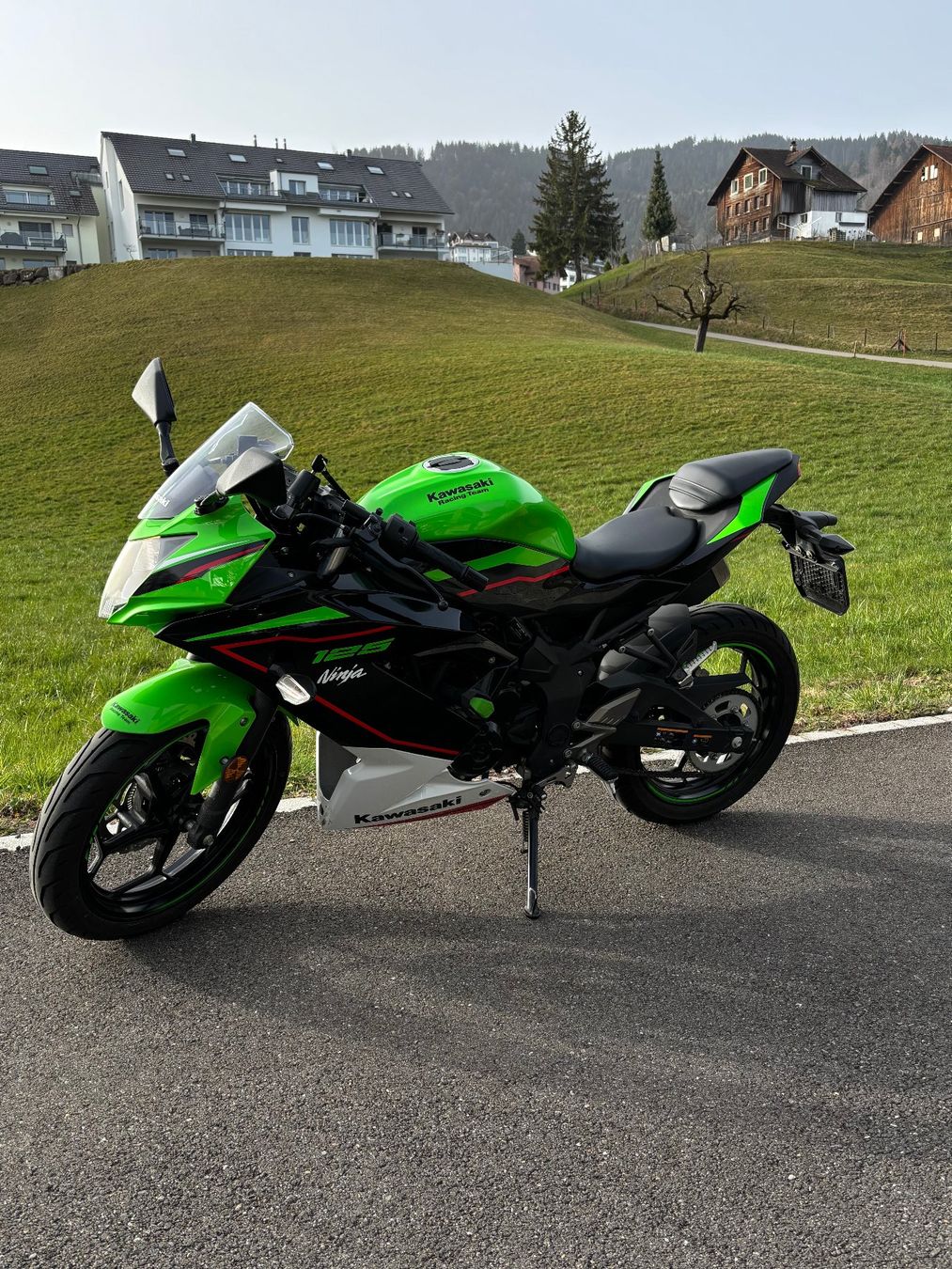Kawasaki Strada: Kawasaki Ninja 125 – Usato da Schindellegi venduto da cocooning1 1