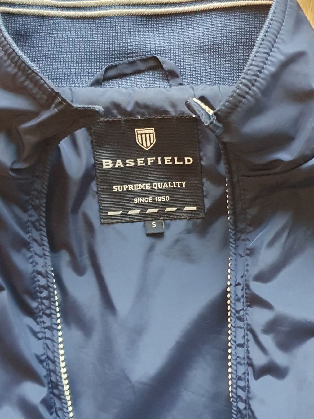 Giacche: Schöne Übergangsjacke Blau – Usato da Luzern venduto da Alles15stutz 1