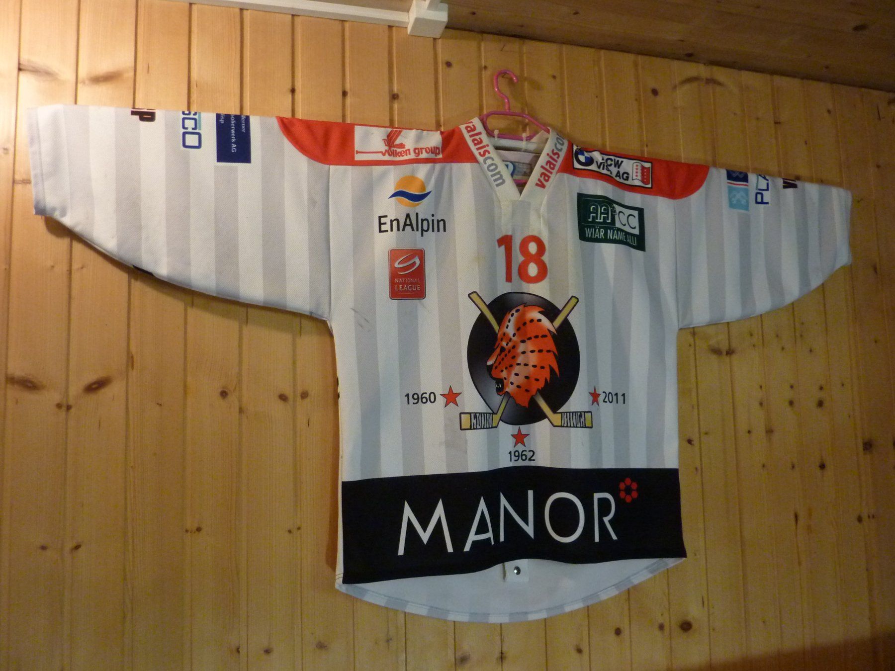 Canottiere & Pantaloni: EHC Visp Game Worn Trikot – Usato da lausen venduto da Beat550