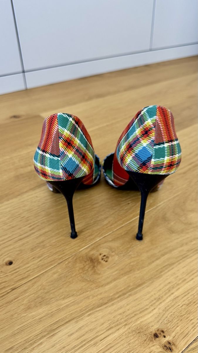 Burberry Scarpe da donna: Burberry tartan heels, size 38 – Usato da Dübendorf venduto da Pink.Blue 2