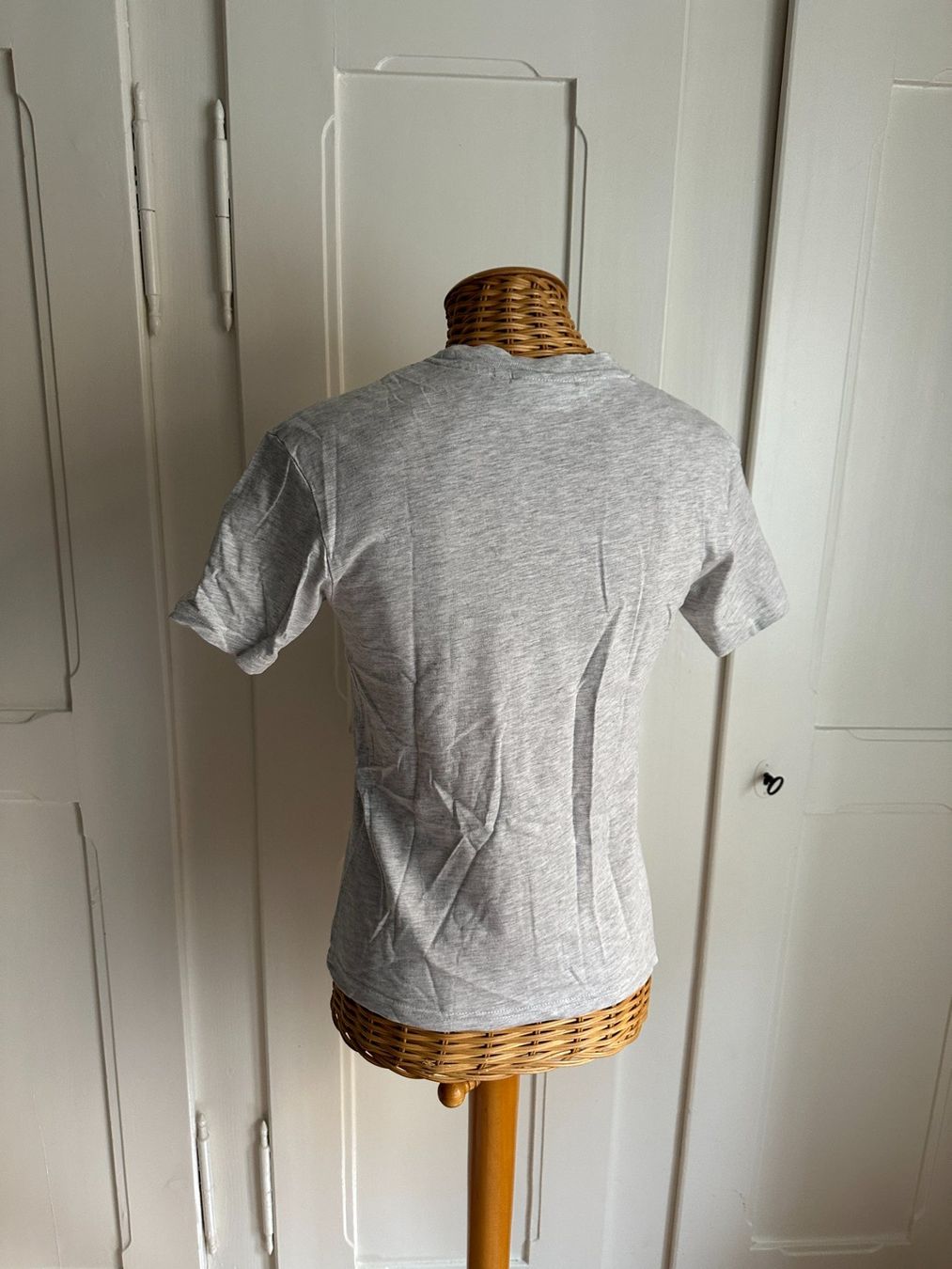 Weekday T-Shirts: WEEKDAY - T-Shirt hellgrau meliert XS – Gebraucht aus Zürich von Diazaio 2