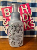 Bath & Body Works - Foaming Hand Soap, Fresh Sparkling Snow