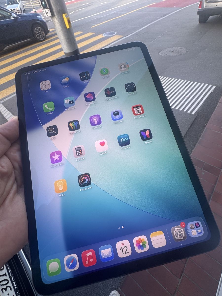 Apple Tablet PC: iPad Pro 11" 2024 256 Go Gris Spatial – Neu (gemäss Beschreibung) aus Bern von Picatcho 5