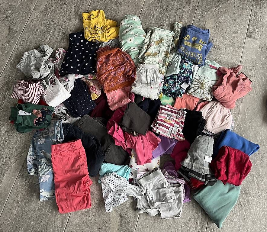 Lotti & Set di vestiti: Grosser Sack Kinderkleider Mädchen 98 - 116 – Usato da Oberengstringen venduto da elleth