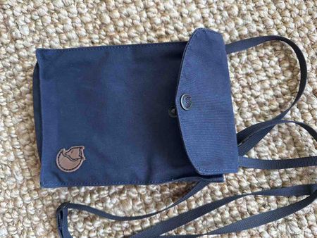 Fjällräven Umhängetasche dunkelblau neuwertig