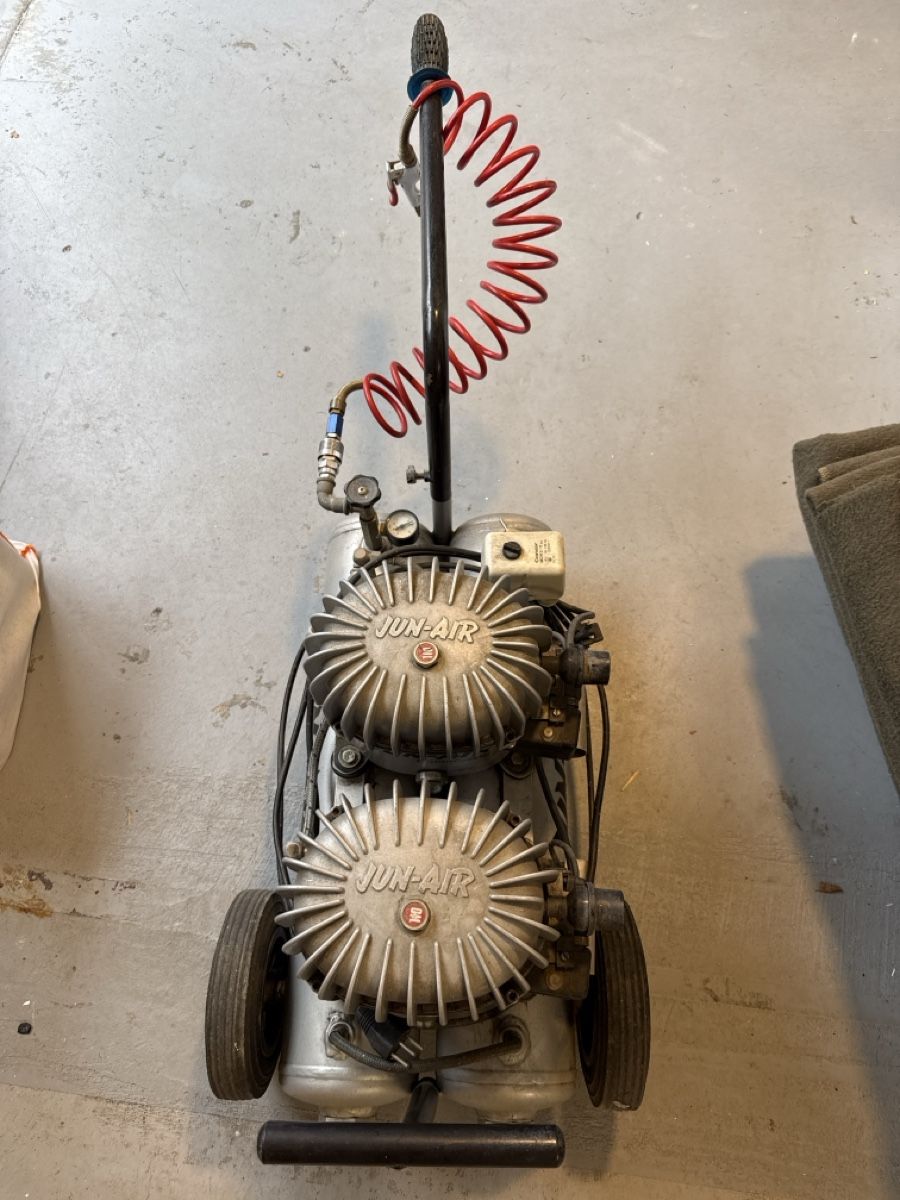 Jun-Air Kompressoren: Jun-Air Compressor 2X10 1988 8 Bar 5.5 A – Gebraucht aus Cham von inf_fnd5 3