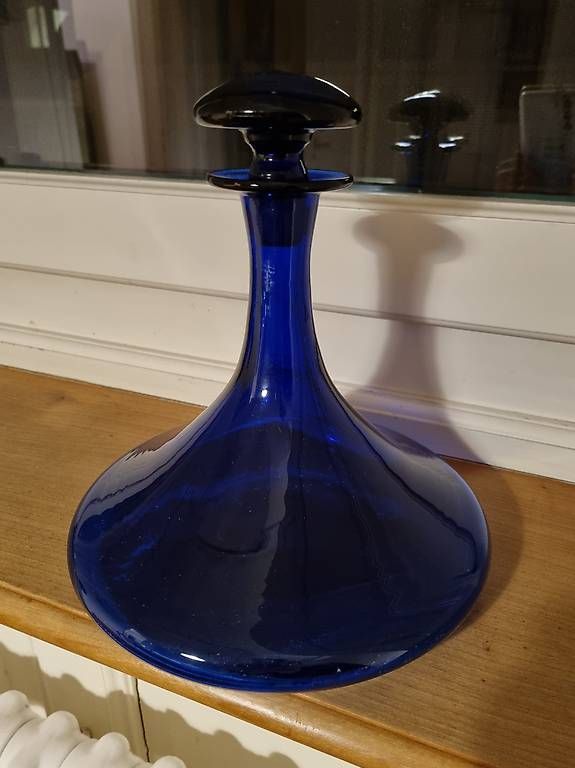 Caraffe: Glaskaraffe blau mit geschliffenem Deckel – Usato da Zürich venduto da Reimann3 1