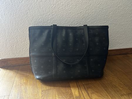 MCM Shopper Tasche Schwarz Delmy, gut erhalten