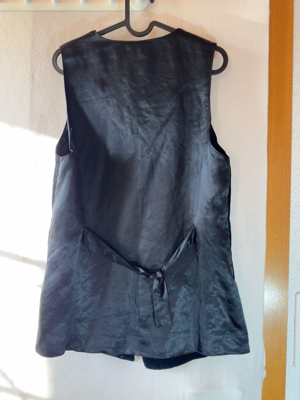 Gilets & Westen: Ausgefallene bestickte Weste Gilet – Gebraucht aus Grosswangen von second_hand_dress 7