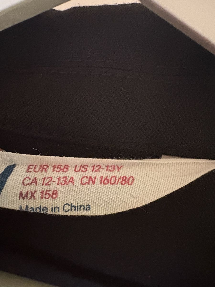H&M Anzüge: Schwarzer Blazer von H&M, Grösse 158 – Gebraucht aus Altikon von he.an 1
