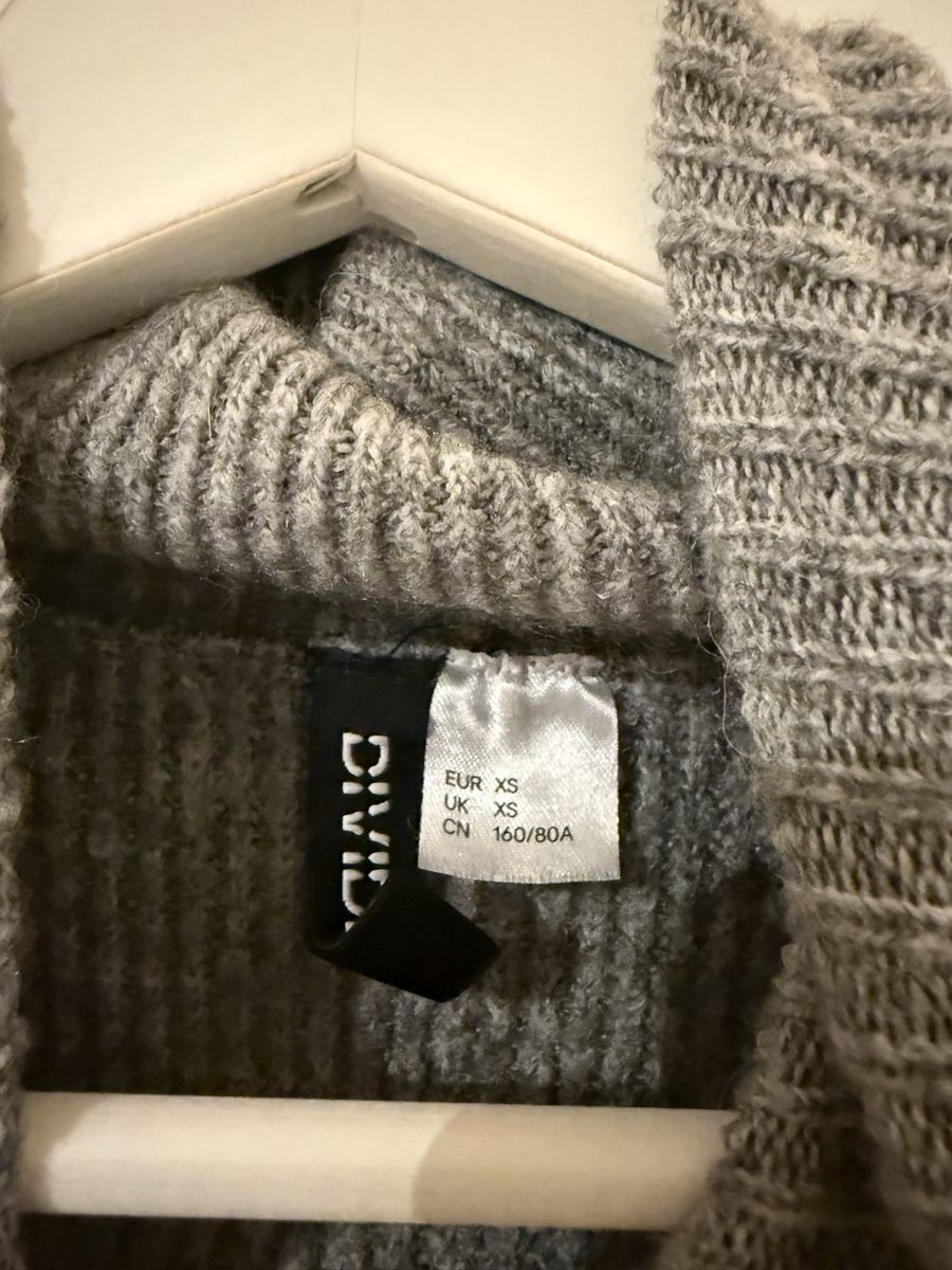 Pulls & Sweat-shirts: Weicher Pullover – D'occasion à Luzern par vivientth 1