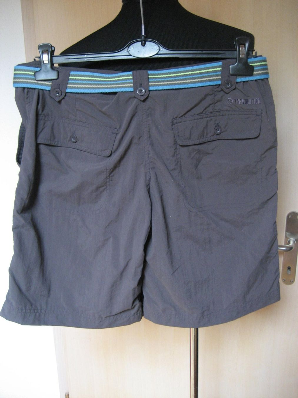 Trevolution Pantaloni: Short Trevolution taille 42, neuf – Nuovo e nell'imballaggio originale da Delémont venduto da marryb 1