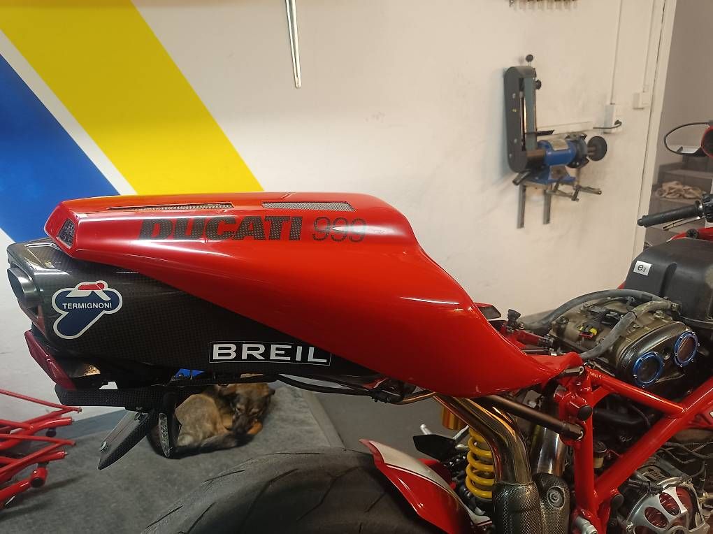Tutti i ricambio per moto: Ducati 999 Monoposto Heck Carbon – Usato da Oberneunforn venduto da Tomtom8310 4