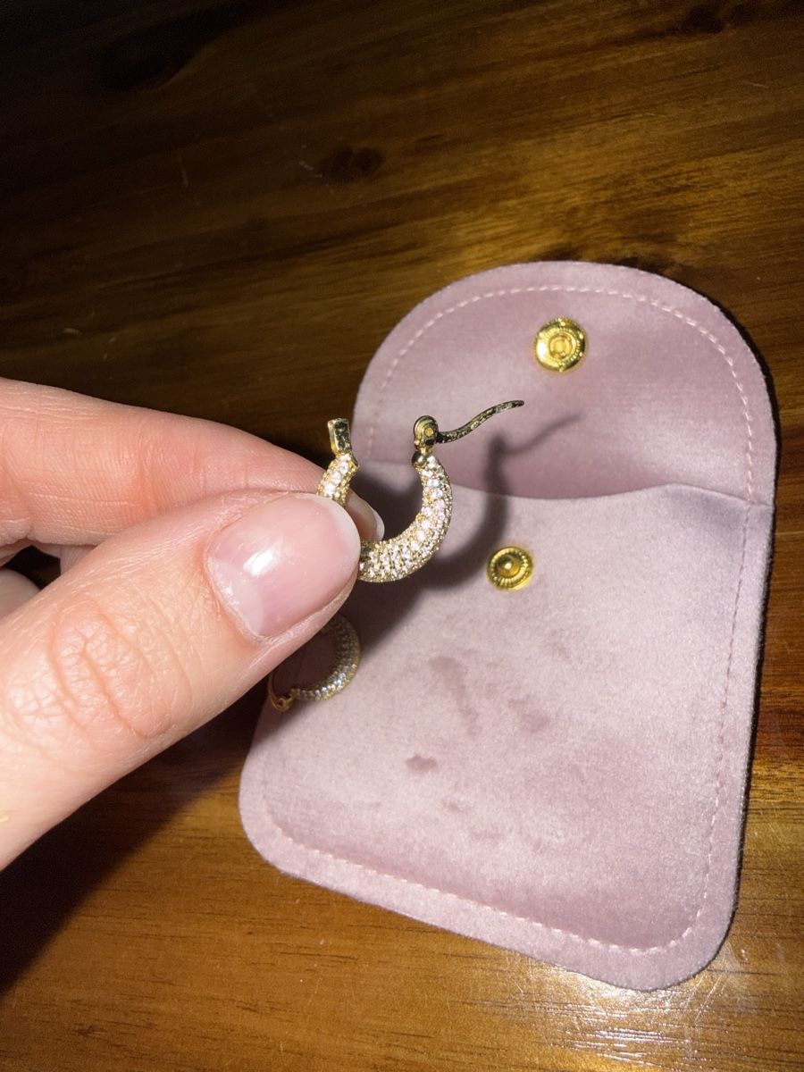 Ohrringe & -stecker: Luv Aj Pave Hoops  – Gebraucht aus Luzern von Itsclaire 1