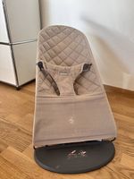 BabyBjörn Wippe beige mit Flecken
