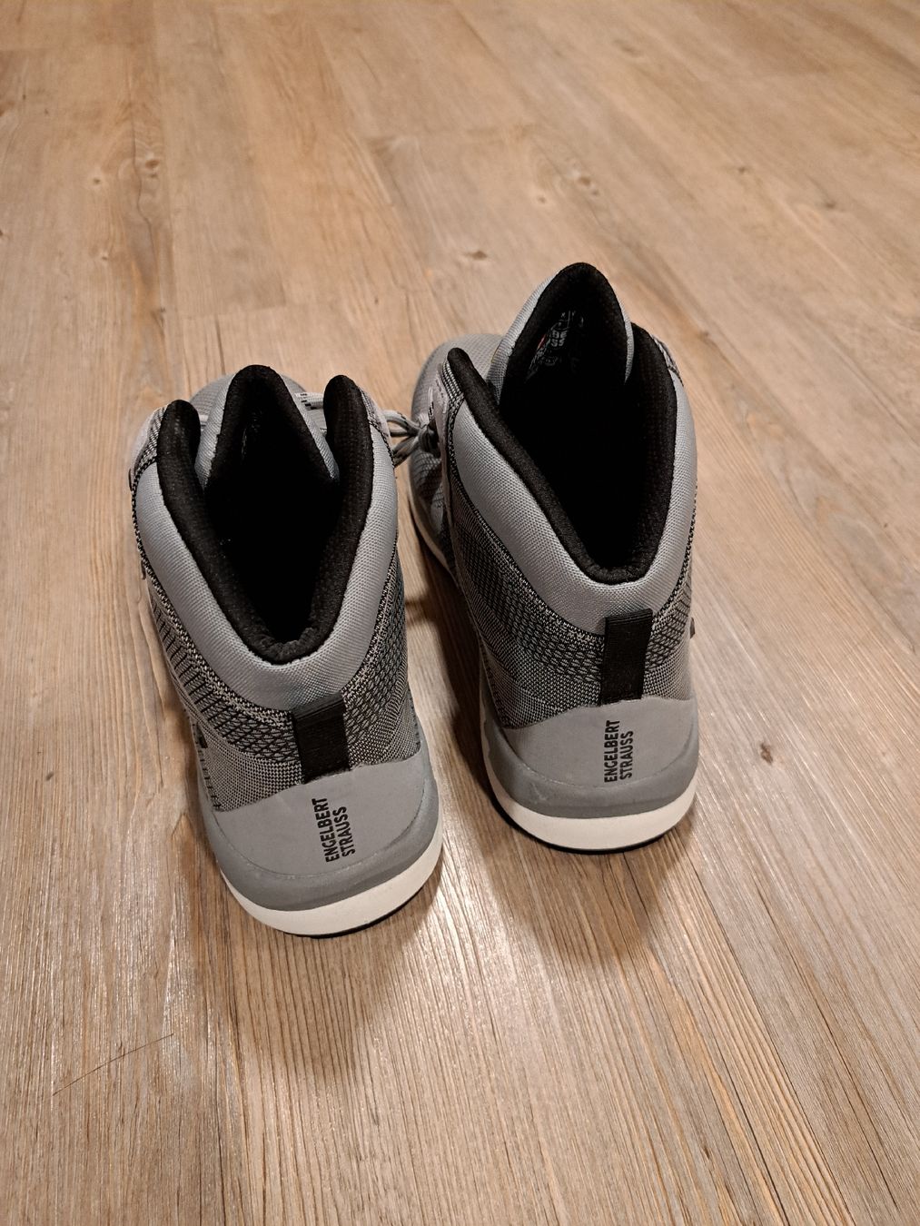 Engelbert Strauss Scarpe da uomo: Engelbert Strauss S3 Sicherheitsschuhe grau Grösse 43 – Nuovo (secondo la descrizione) da Meiringen venduto da Dani.03 2