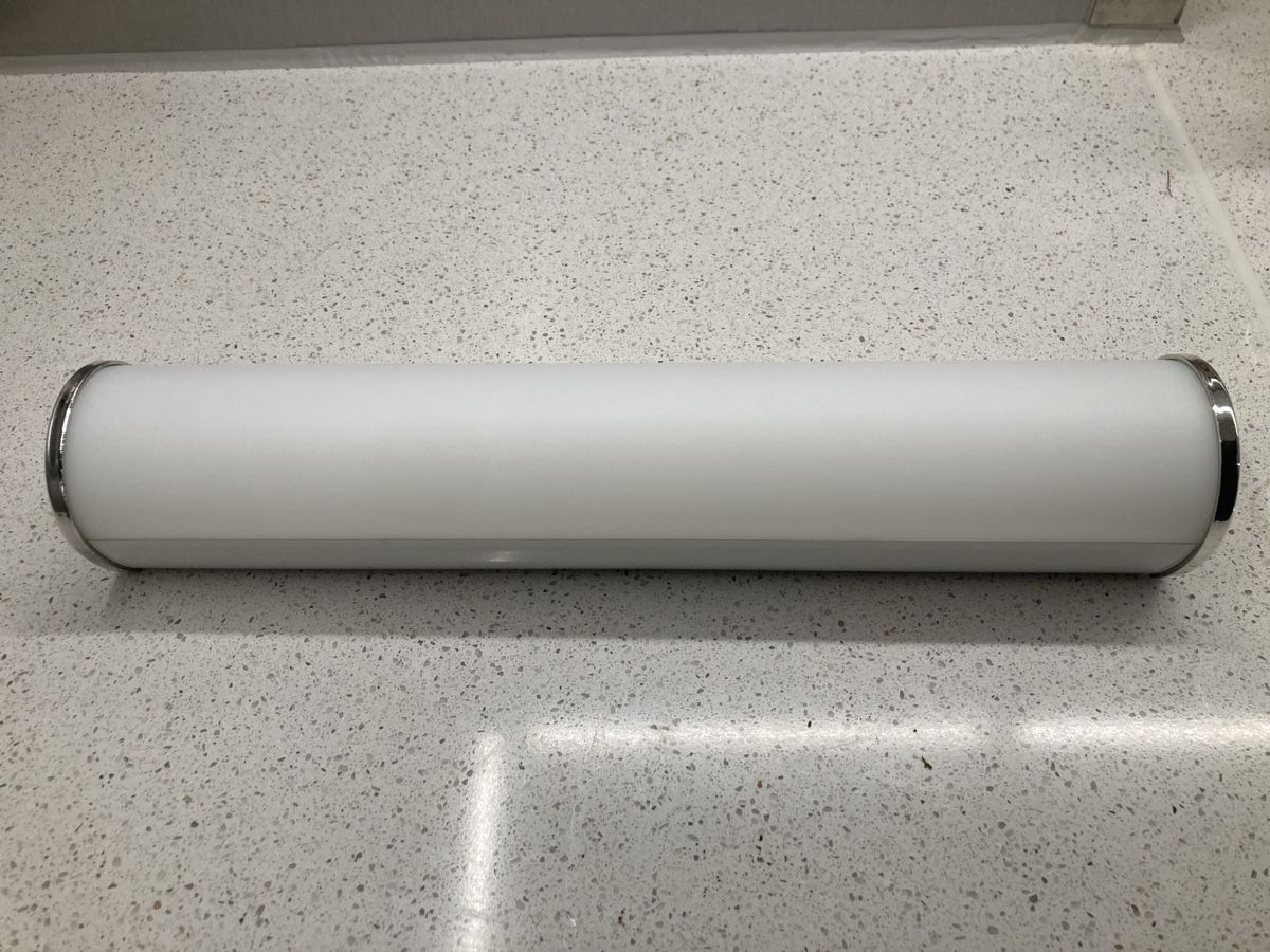 Philips Lampadari & plafoniere: Stylish Philips Bathroom Light - Perfect for Renovation – Usato da Lausanne venduto da pod01 3