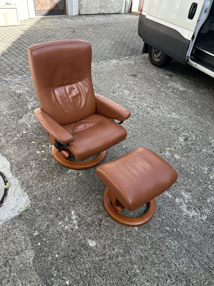Stressless Sessel: Sessel Stressless mit Fusshocker – Gebraucht aus Villmergen von Bezdupe