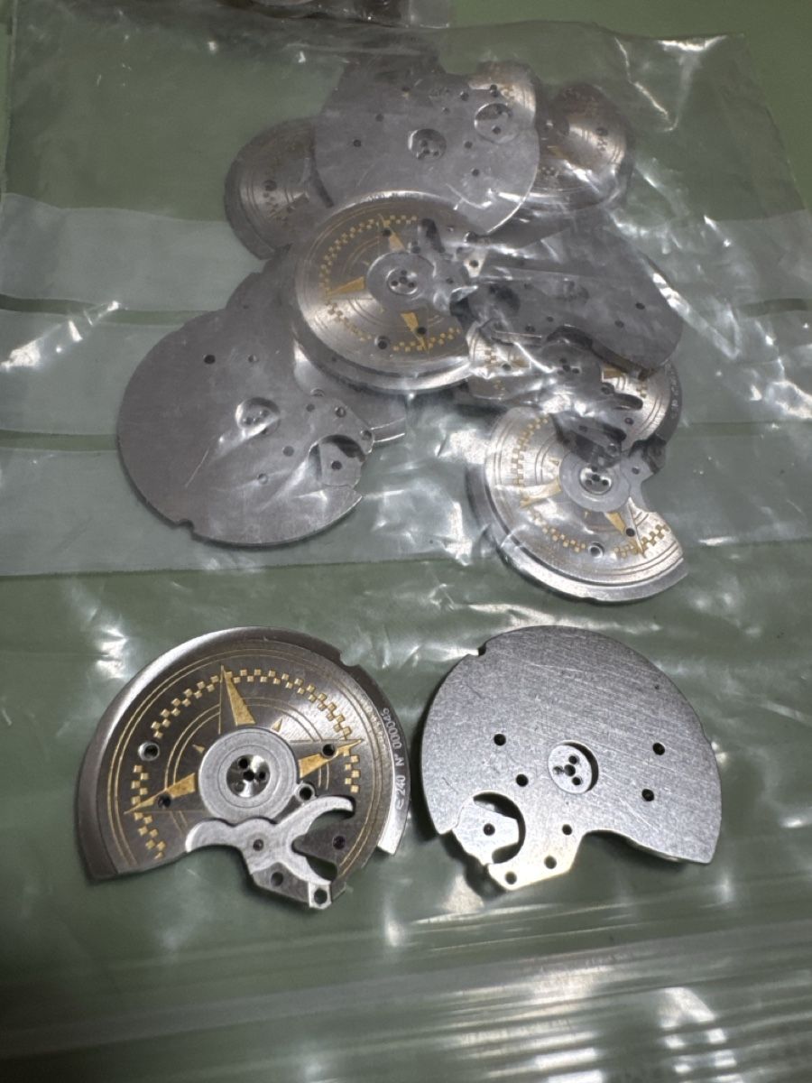 Swiss Montres: Lot de masse pour montre, divers modèles – D'occasion à La Chaux-de-Fonds par lida2005 3