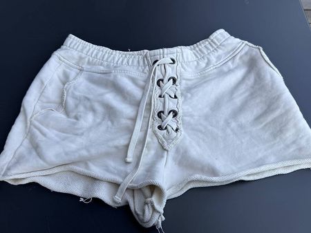 Shorts in weiss