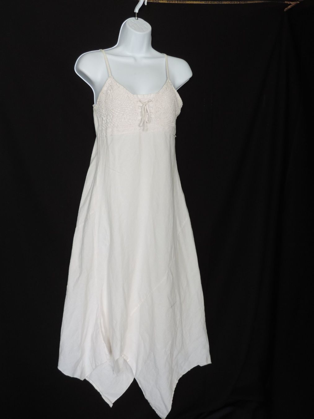 Robes: robe blanche lin avec crochet – D'occasion à Genève par Axelle333 5