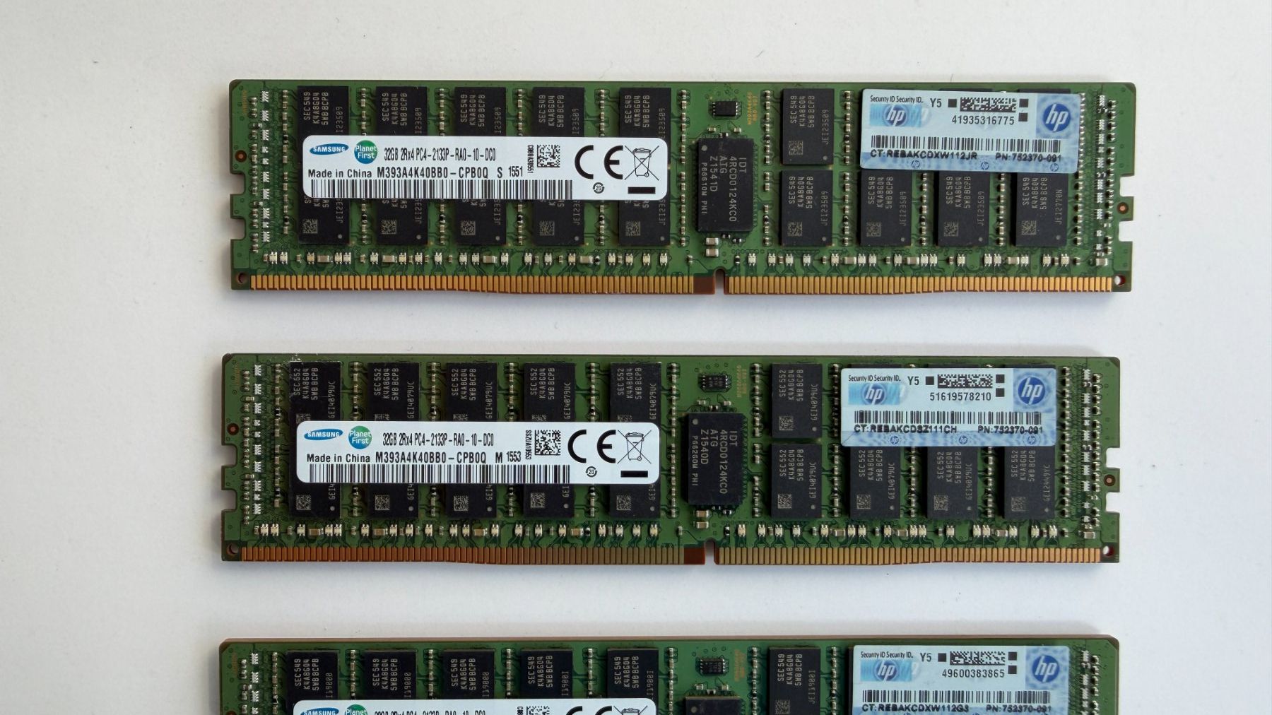 Hewlett Packard Memoria / RAM: 4 x Samsung 32GB 2Rx4 PC4-2133P, RDIMM, ECC – Usato da Huttwil venduto da Thoste 1