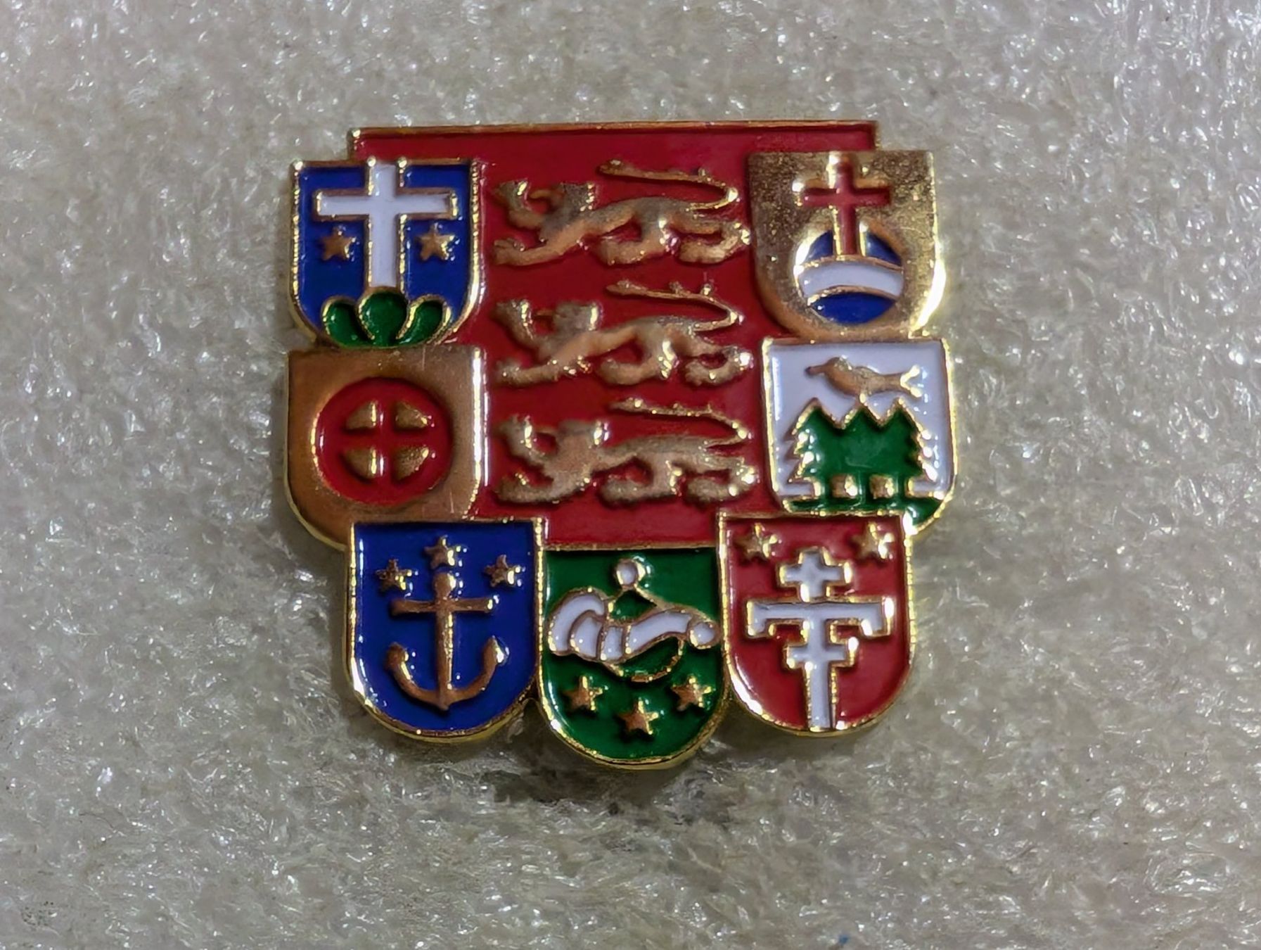 Placchette & Badge: Ansteckpin 208: Wappen – Usato da Oppligen venduto da Pin-Fall-Shop