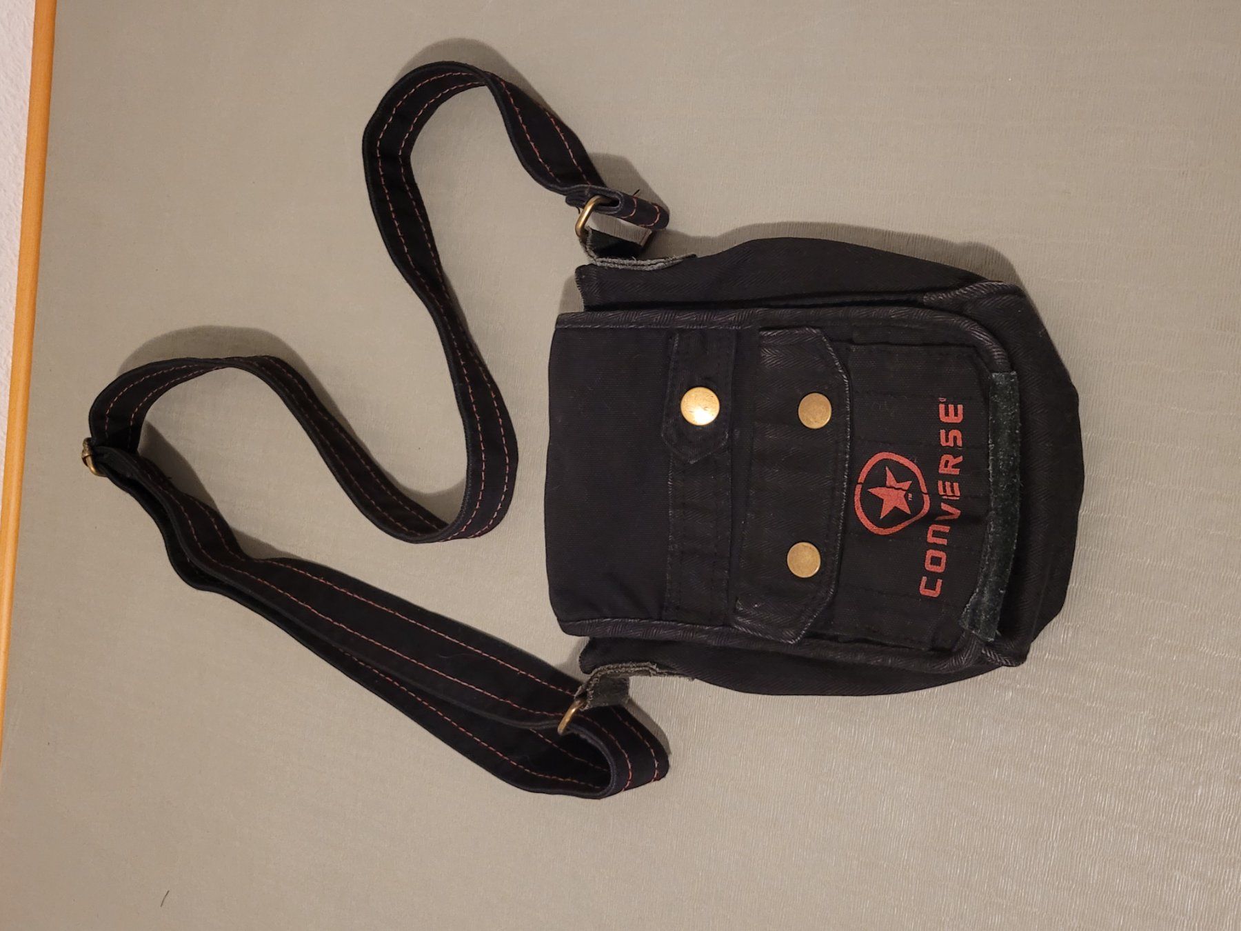 Converse Sacs: Converse Umhängetasche, Messenger Bag – D'occasion à Schwerzenbach par BilboInSchwerzi