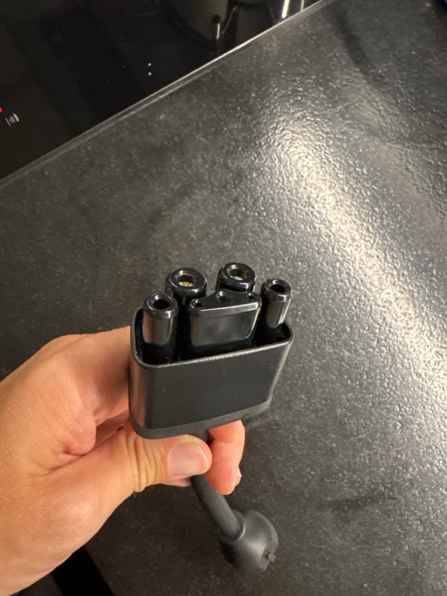 Tesla Sonstiges Fahrzeugzubehör: Tesla Schuko-Adapter EU – Neu (gemäss Beschreibung) aus Gossau ZH von che_q7f9 2