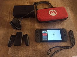 Nintendo Switch V1 Komplettset inkl. Mario Tasche NSW