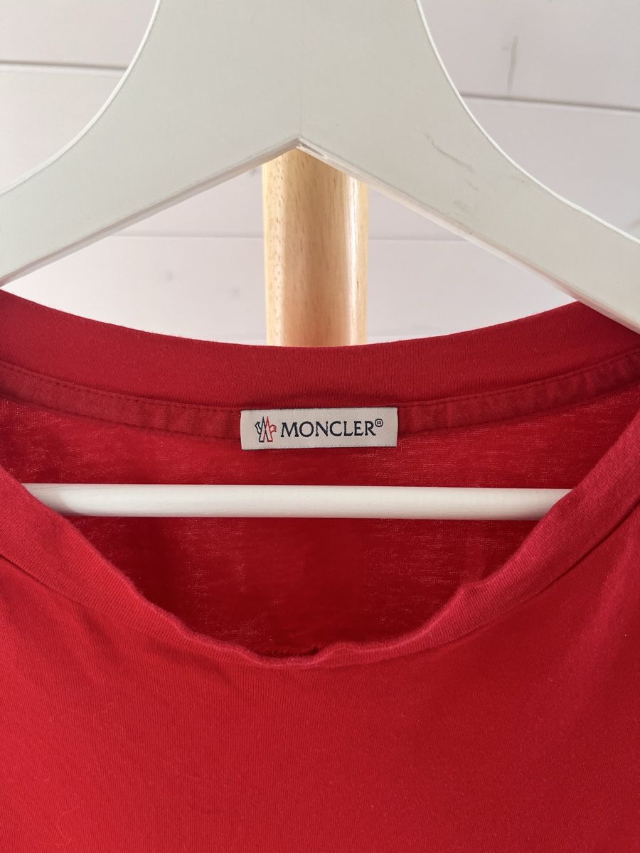 Moncler T-shirt: Moncler T-Shirt  – Usato da Neuhausen am Rheinfall venduto da ViktorSdAR 2