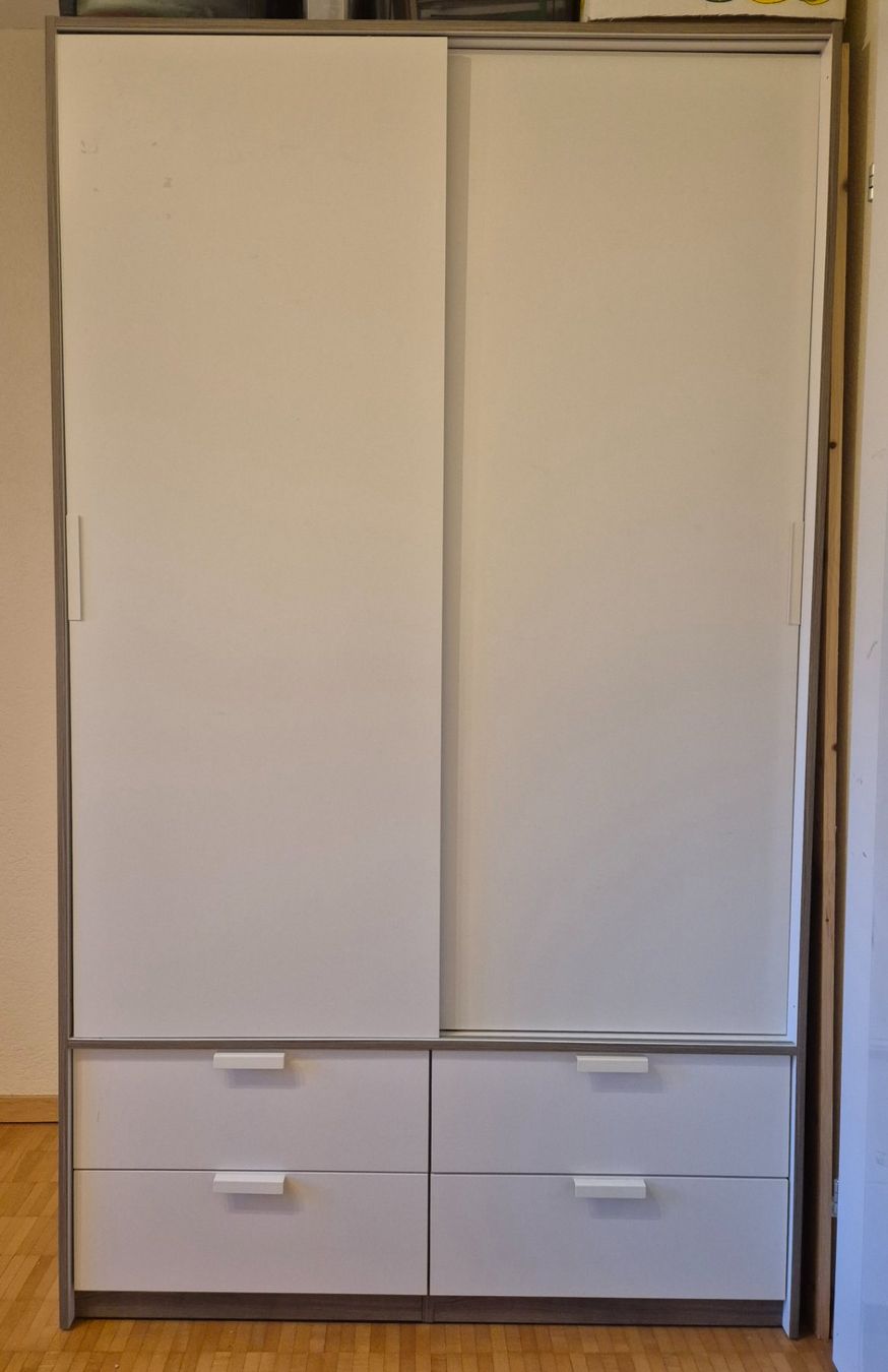 Ikea Armadi: Kleiderschrank Trysil Ikea – Usato da Brütten venduto da nad_jja12