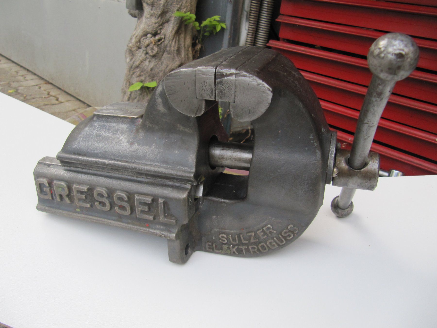 Gressel Tutti gli attrezzi: Schraubstock GRESSEL 100 12 Kg. – Usato da Basel venduto da stefan4057