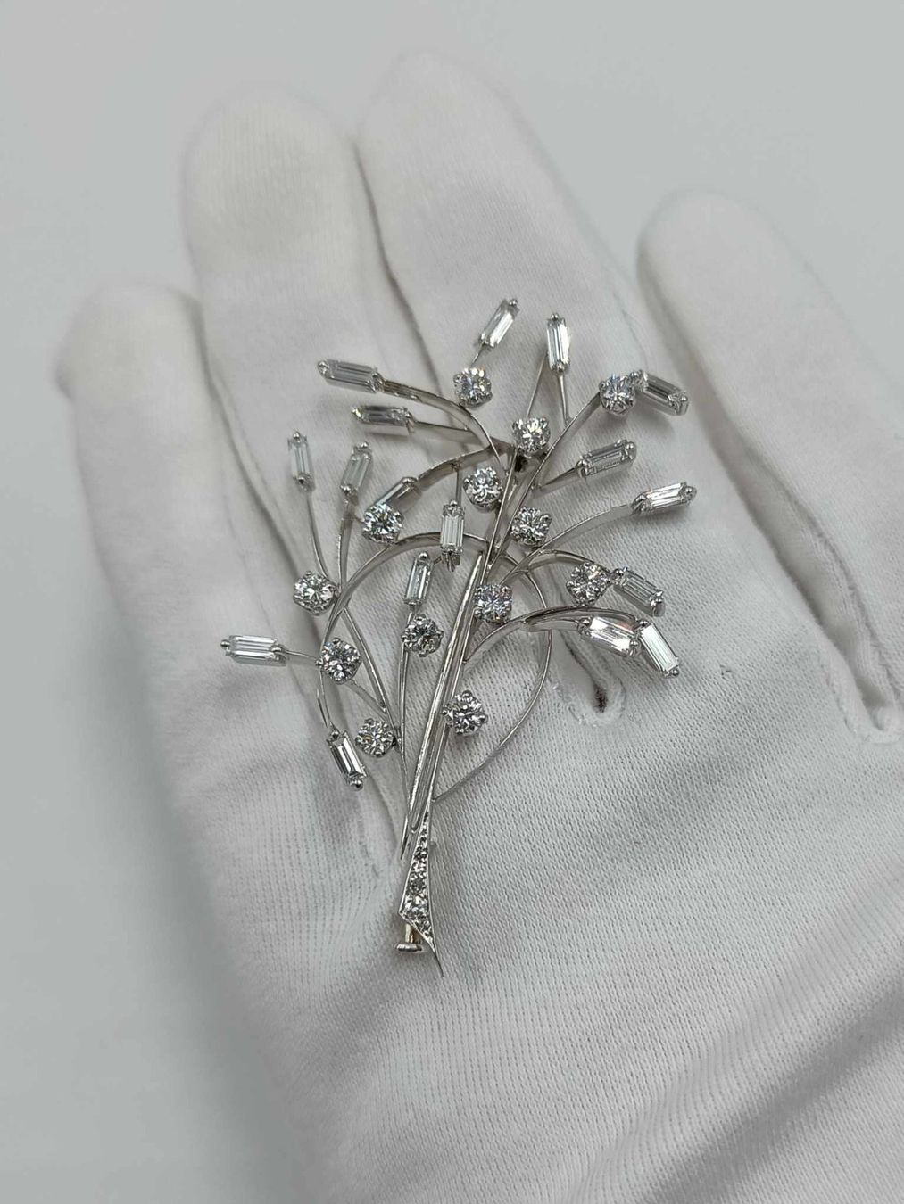 Broschen & Nadeln: DIAMANT BROSCHE IN 750 WEISSGOLD – Gebraucht aus Luzern von EdiGem 9