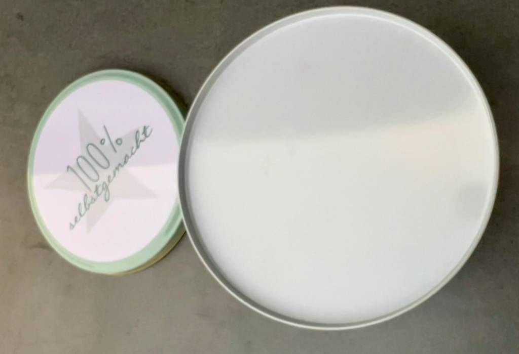 Tutte le decorazioni: Geschenkdose / Deko Dose mit Sternen (Metall) – Usato da Mels venduto da Ralf-dp8t 1