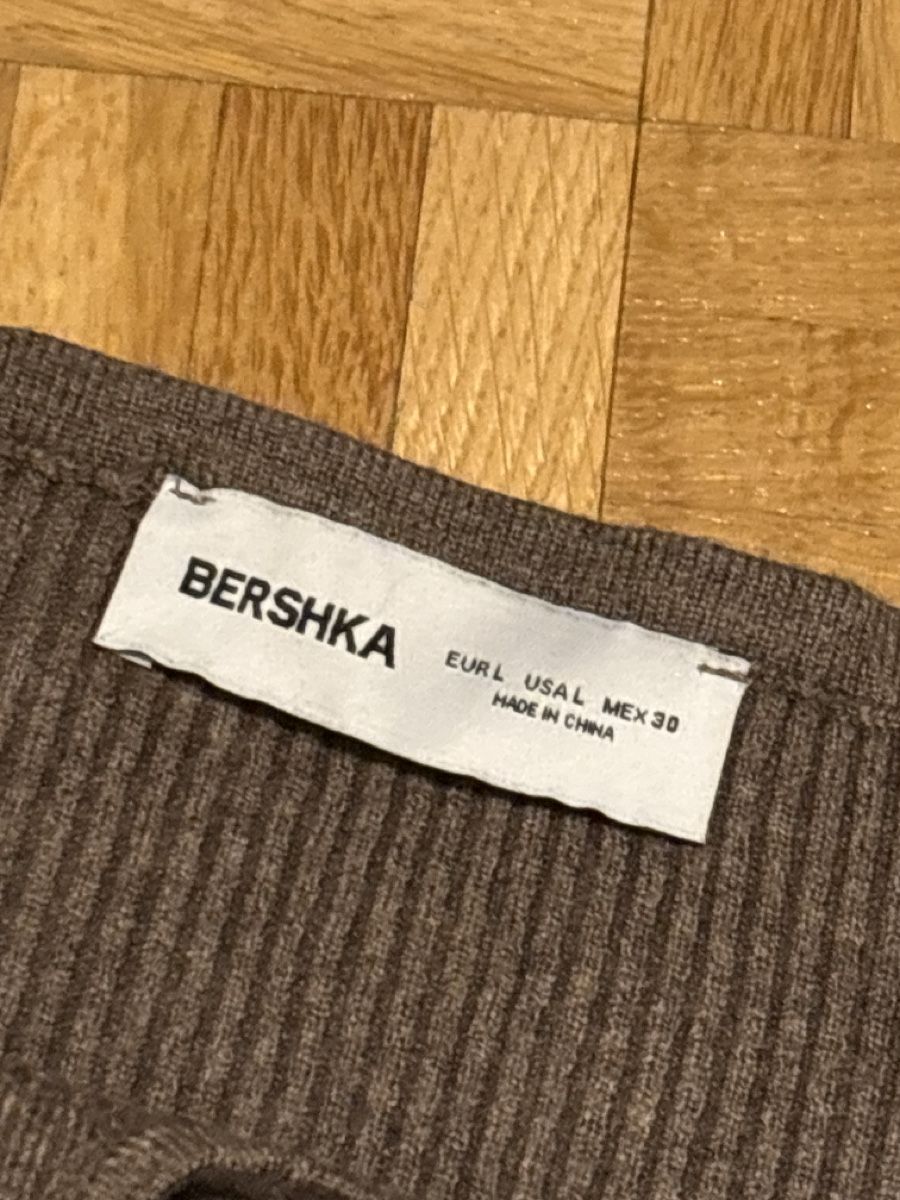 Bershka Maglioni & Felpe: Dünner schulterfreier Pulli von Bershka – Nuovo (secondo la descrizione) da Solothurn venduto da con_sk82 1