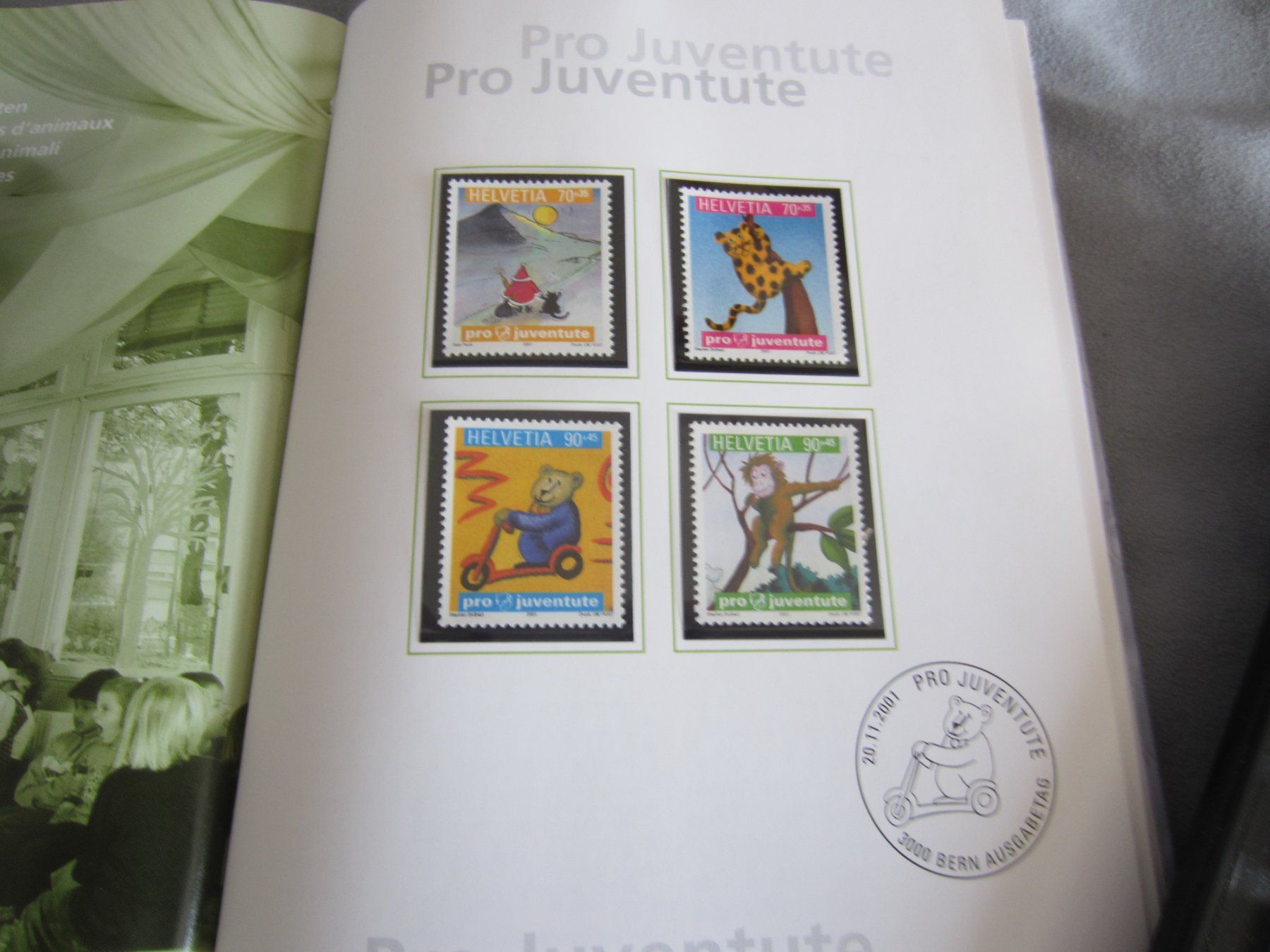 Tutti i francobolli: Briefmarken Jahres buch 2001 – Usato da Rupperswil venduto da Ema10 9