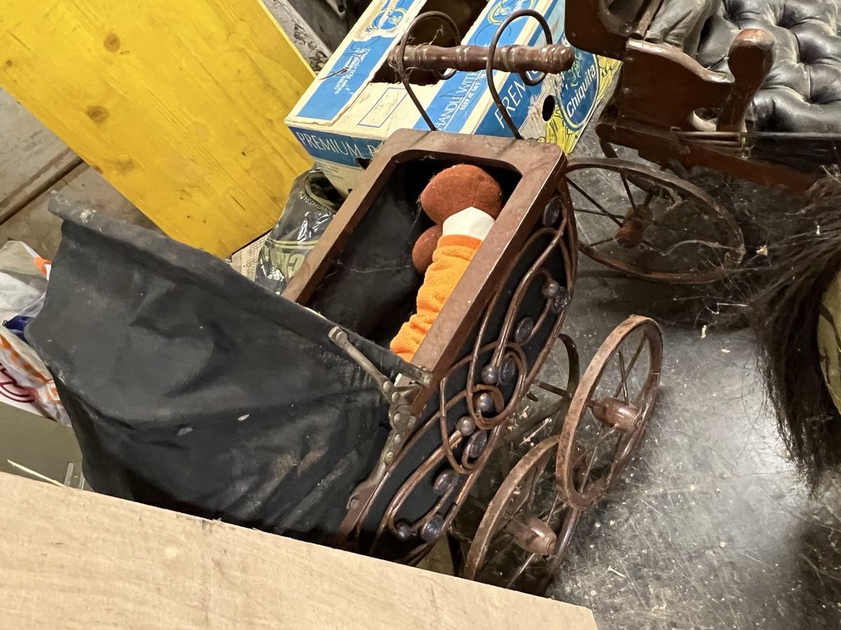 Giocattoli: Antikes Schaukelpferd Holz   – Usato da Dittingen venduto da Bellevista 6