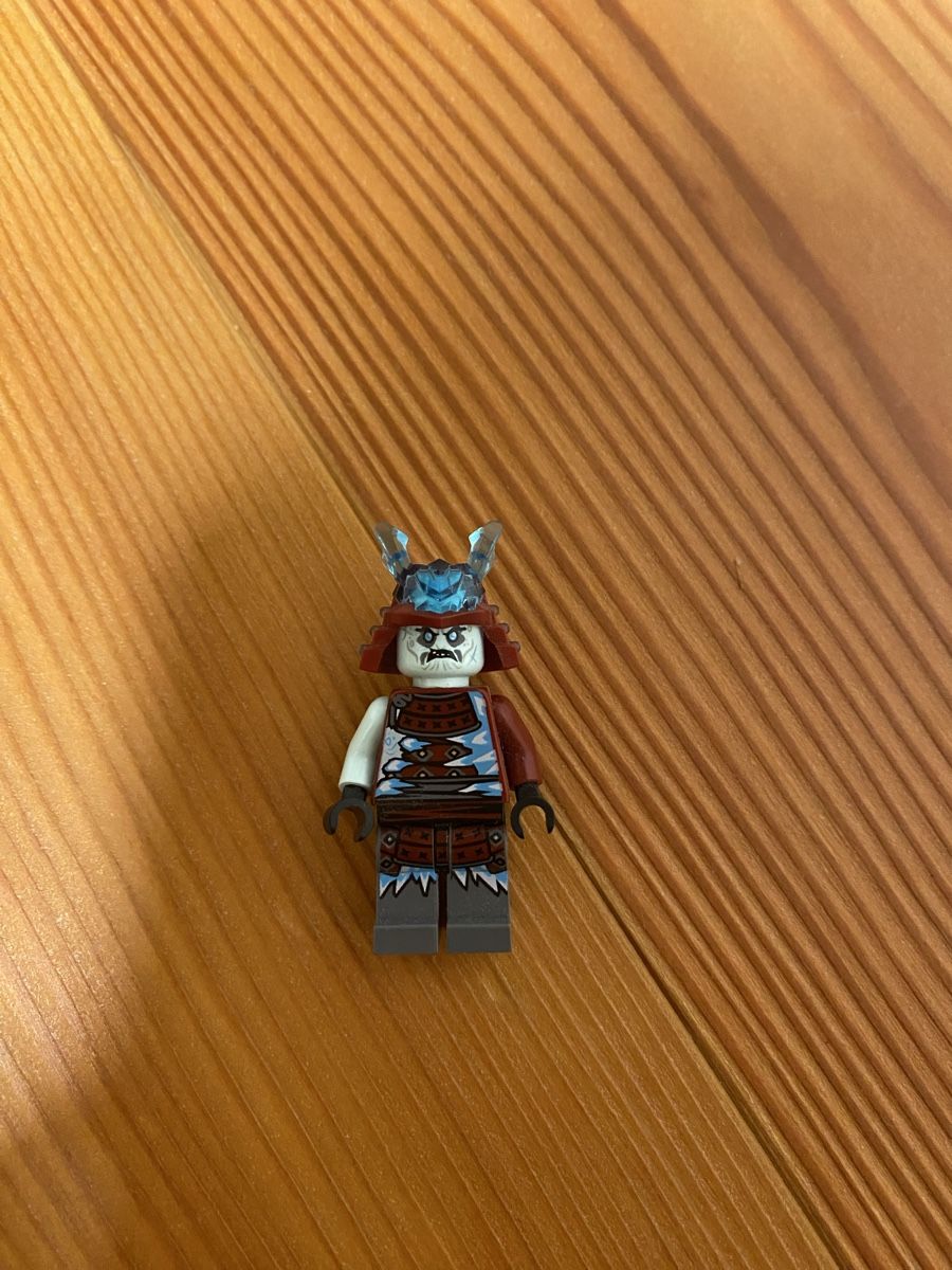 Lego Statuette: Lego Ninjago Eis-Samurai Figuren  gebraucht – Usato da St. Gallen venduto da steffi1008 2