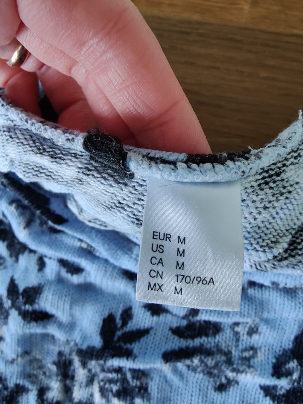 H&M Top: H&M Crop Top – Usato da Dietikon venduto da mike.thorton 2
