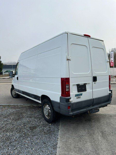 Fiat Nutzfahrzeuge: Fiat Ducato Maxi 2.8 JTD  Anhängelast  2000 kg – Gebraucht aus Oberriet SG von  3