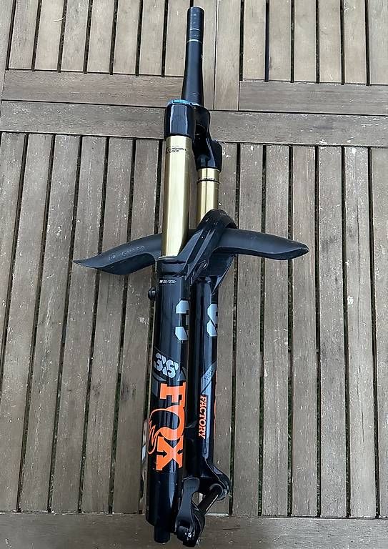 Pièces détachées: Fourche Fox 38 Factory 29 – D'occasion à Oron-la-ville par Kil20 2