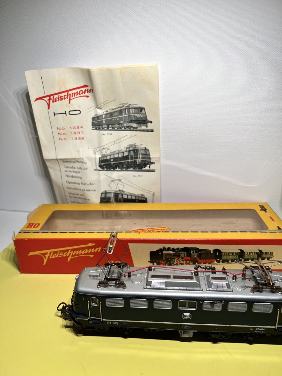 Fleischmann Modellini di ferrovie: Fleischmann E10, schweres Gussmodell in HO – Usato da Weinfelden venduto da Kammerflimmern 5