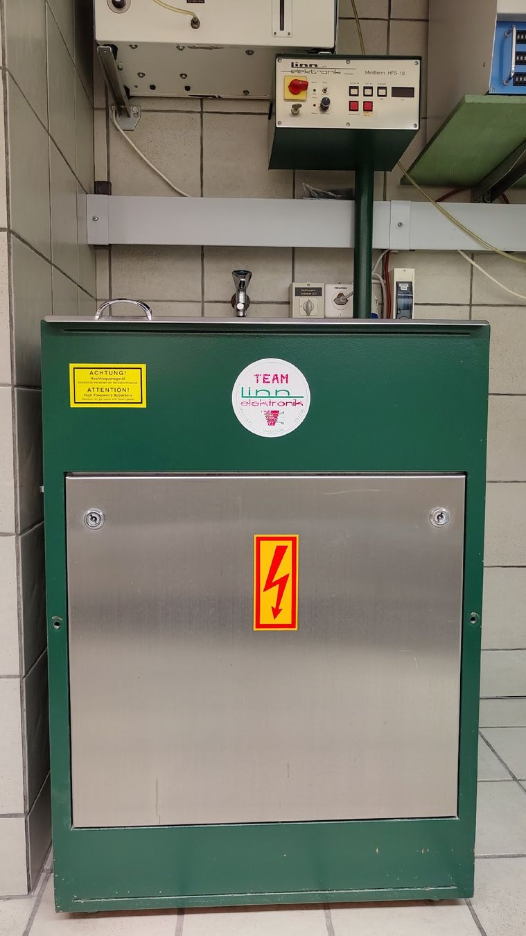 Tutte le macchine: Induktions-Gussschleuder Minitherm Linn HFS 1.6 – Usato da Mollis venduto da price-management